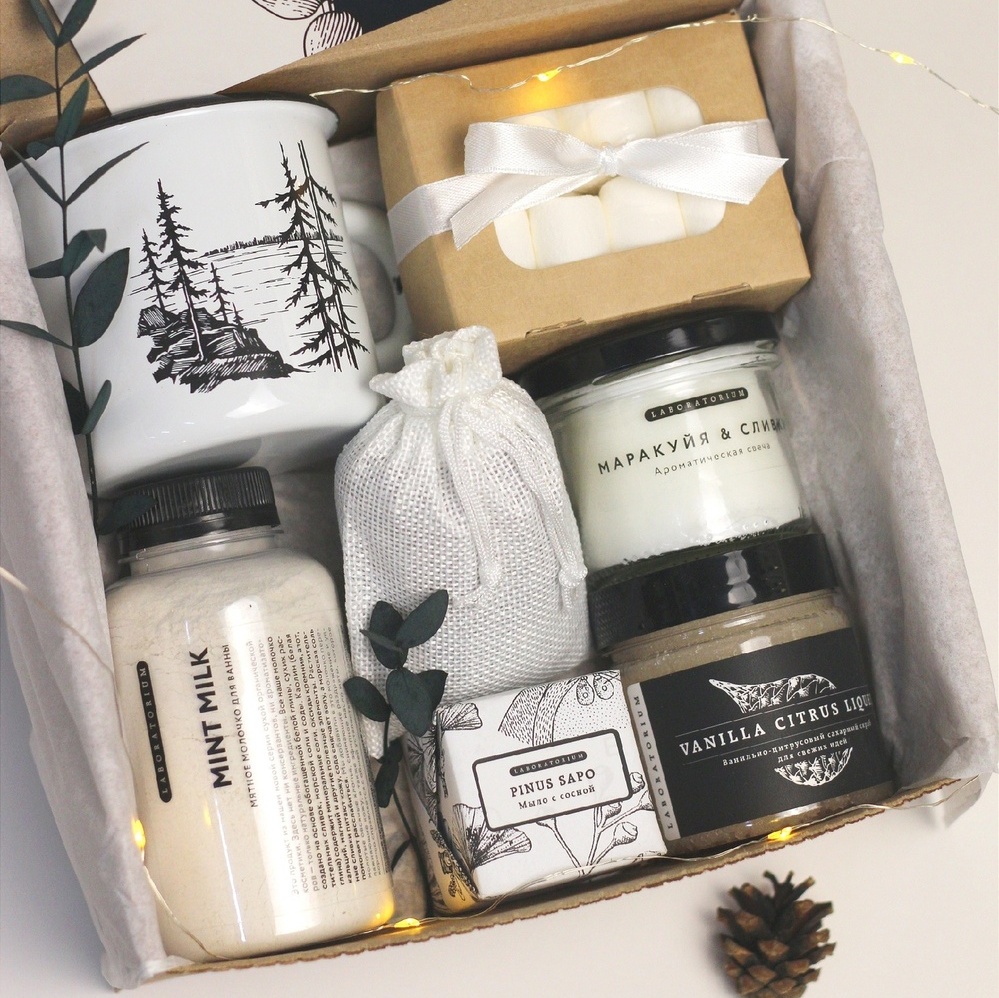 Универсальный подарочный набор "Relax" с кружкой, чаем, маршмеллоу, свечой, скрабом, мылом и молочком для ванны Универсальный подарочный набор "Relax" с кружкой, чаем, маршмеллоу, свечой, скрабом, мылом и молочком для ванны