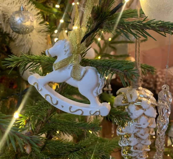 Елочная игрушка "Лошадка-качалка" Елочная игрушка "Лошадка-качалка"