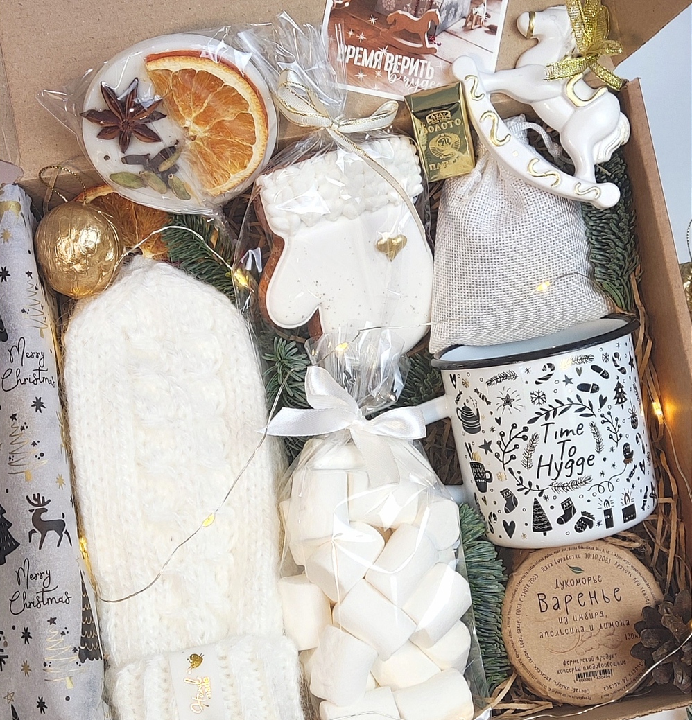 Новогодний подарочный бокс для женщин White max Новогодний подарочный бокс для женщин White max