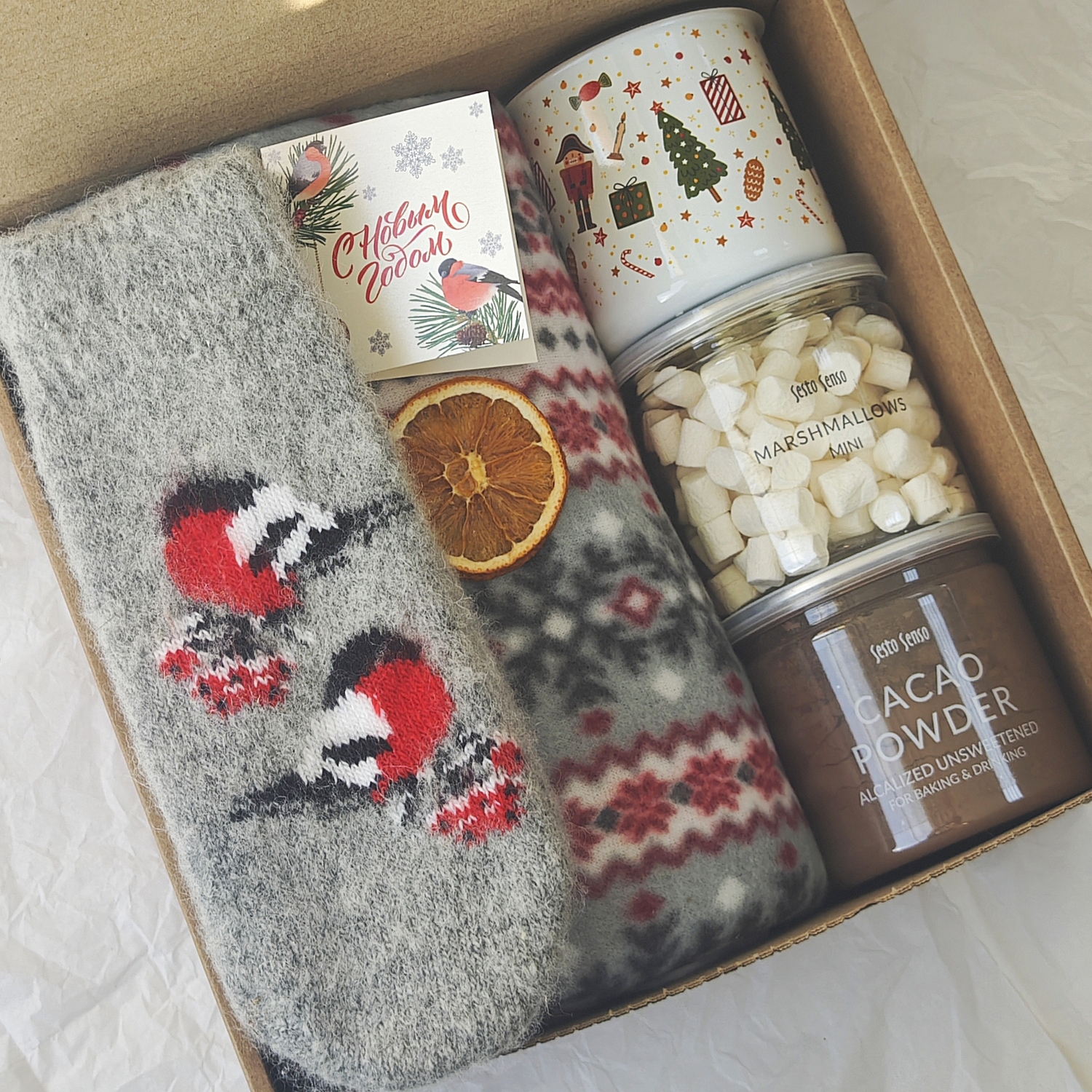 Подарочный женский бокс "Cozy winter" Подарочный женский бокс "Cozy winter"