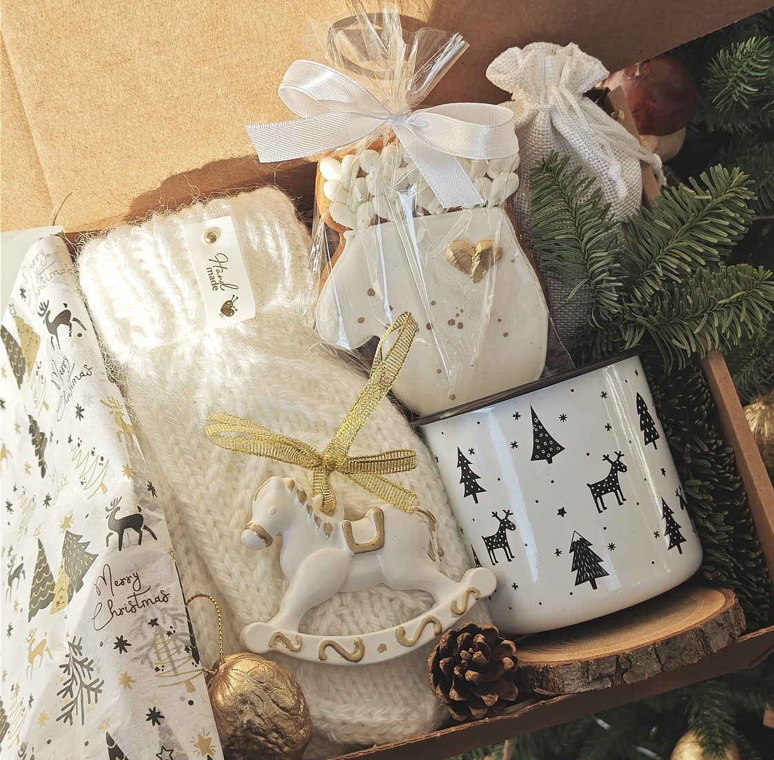 Новогодний подарочный бокс для женщин White midi Новогодний подарочный бокс для женщин White midi